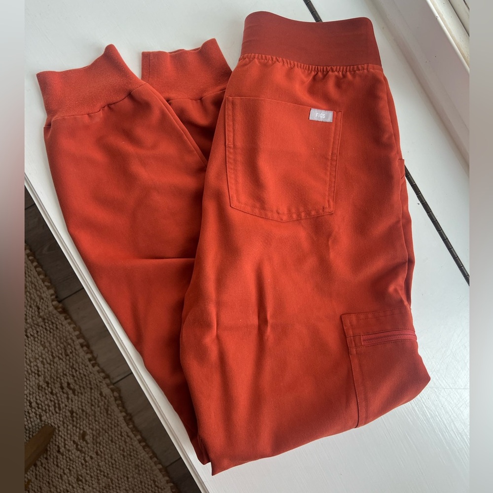 FIGS High waisted Zamora Joggers